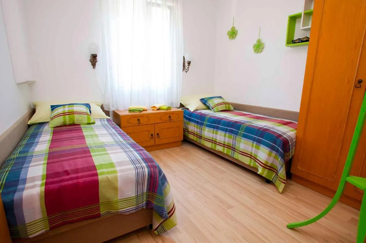 Apartment Vrbnik 8 Croatia