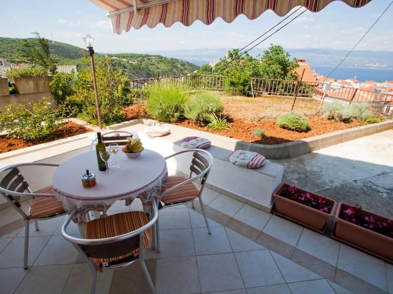 Apartment Vrbnik 8 Croatia